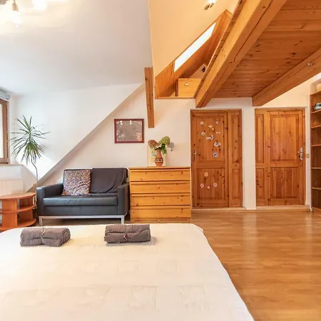Romantic Attic Retreat Bratislava Exterior photo