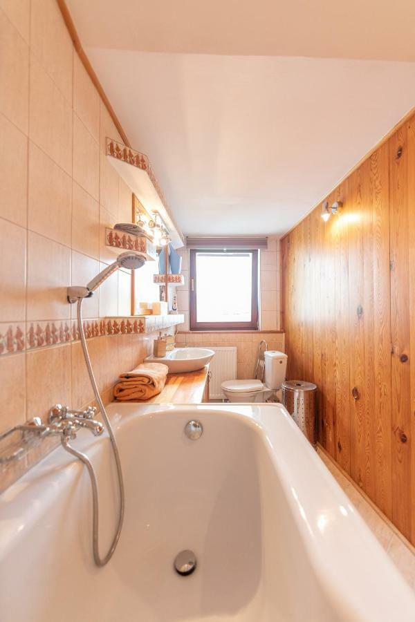 Romantic Attic Retreat Apartment *