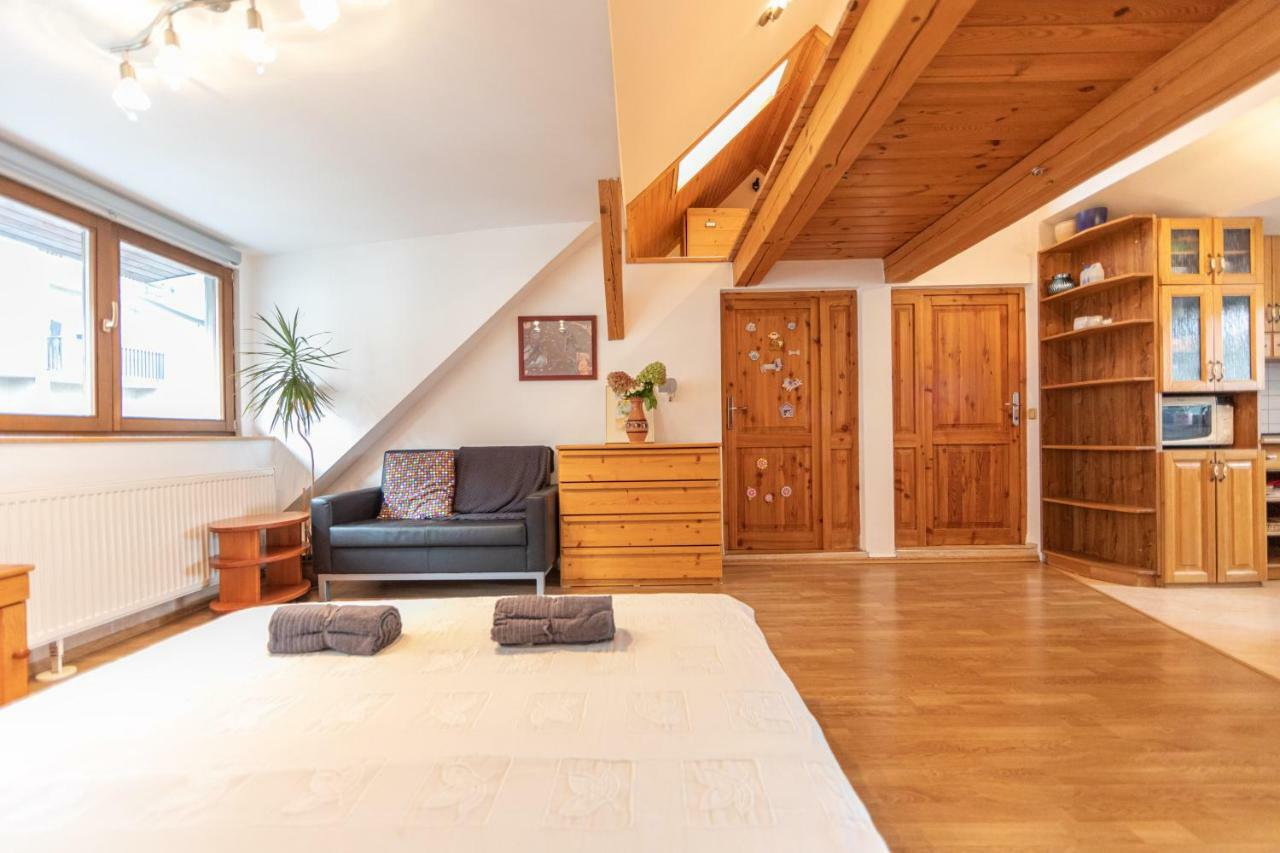 Apartment Romantic Attic Retreat