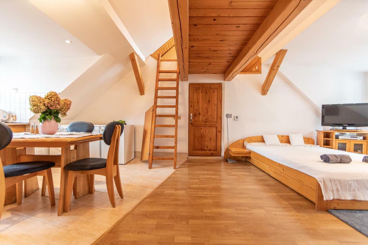 Apartment Romantic Attic Retreat Bratislava
